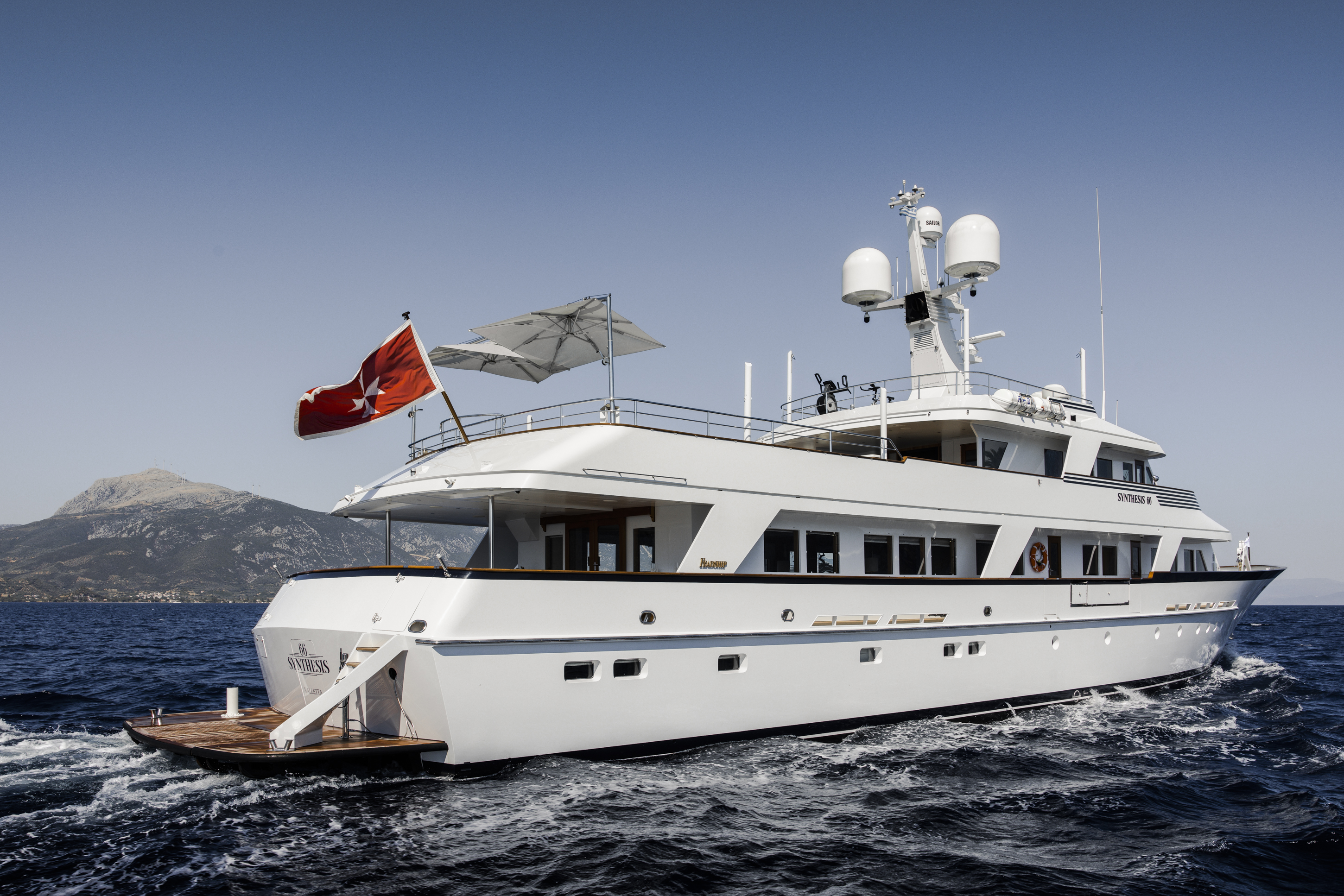 Motor yacht SYNTHESIS 66