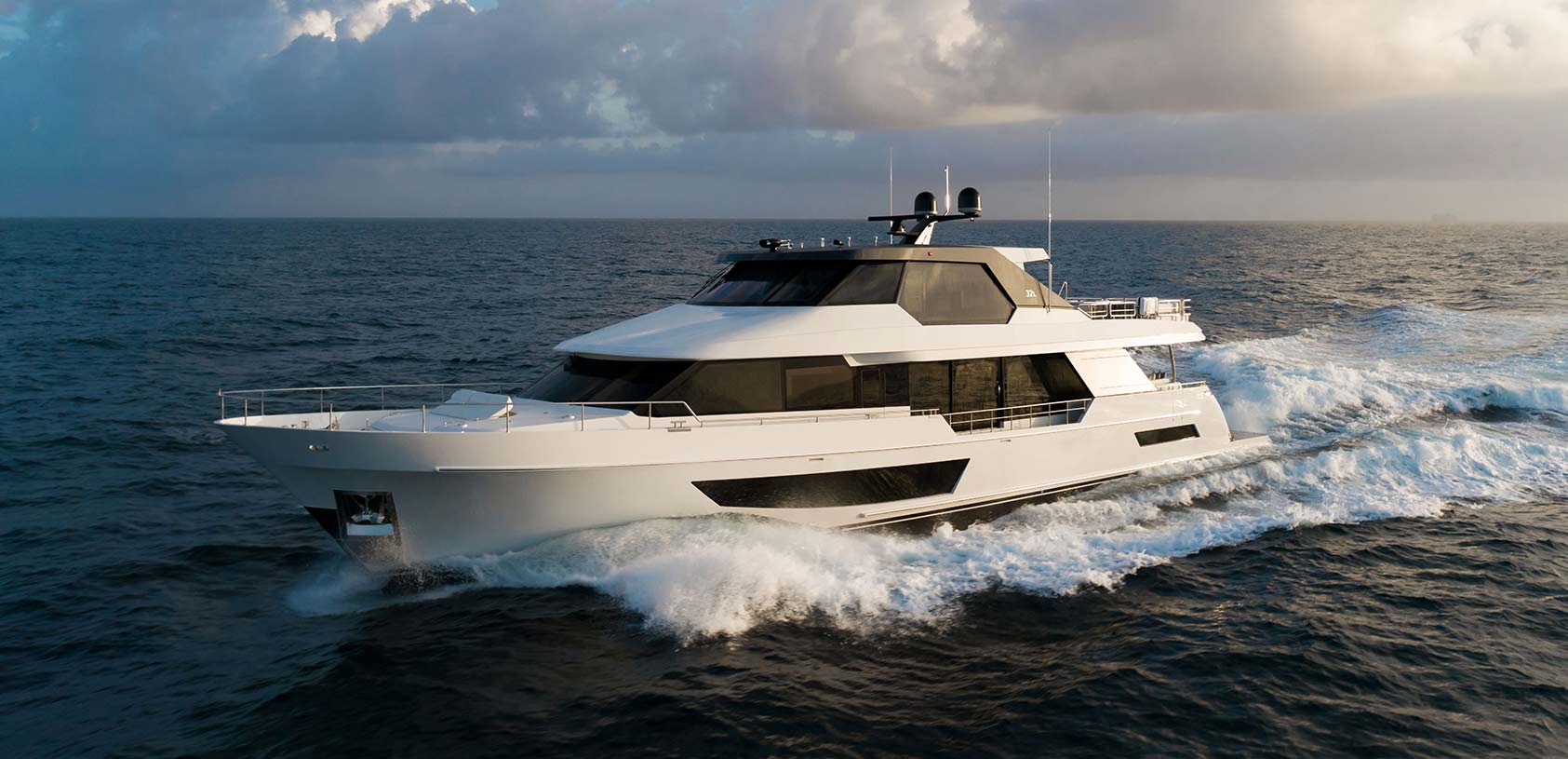 Luxury Yacht 50 FIFTY
