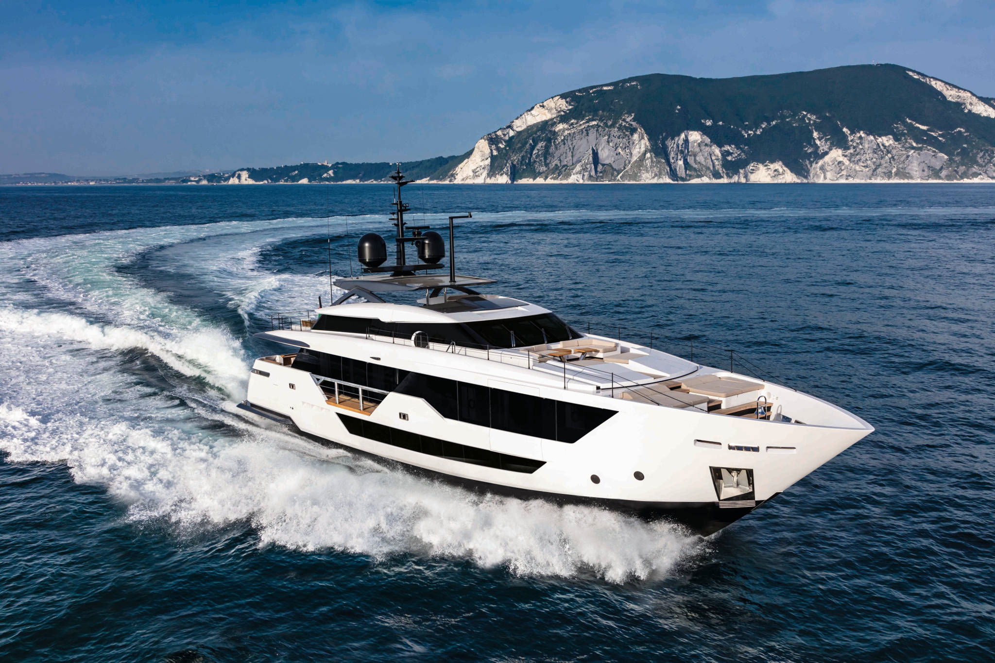 Luxury Yacht ALVIUM (sistership)