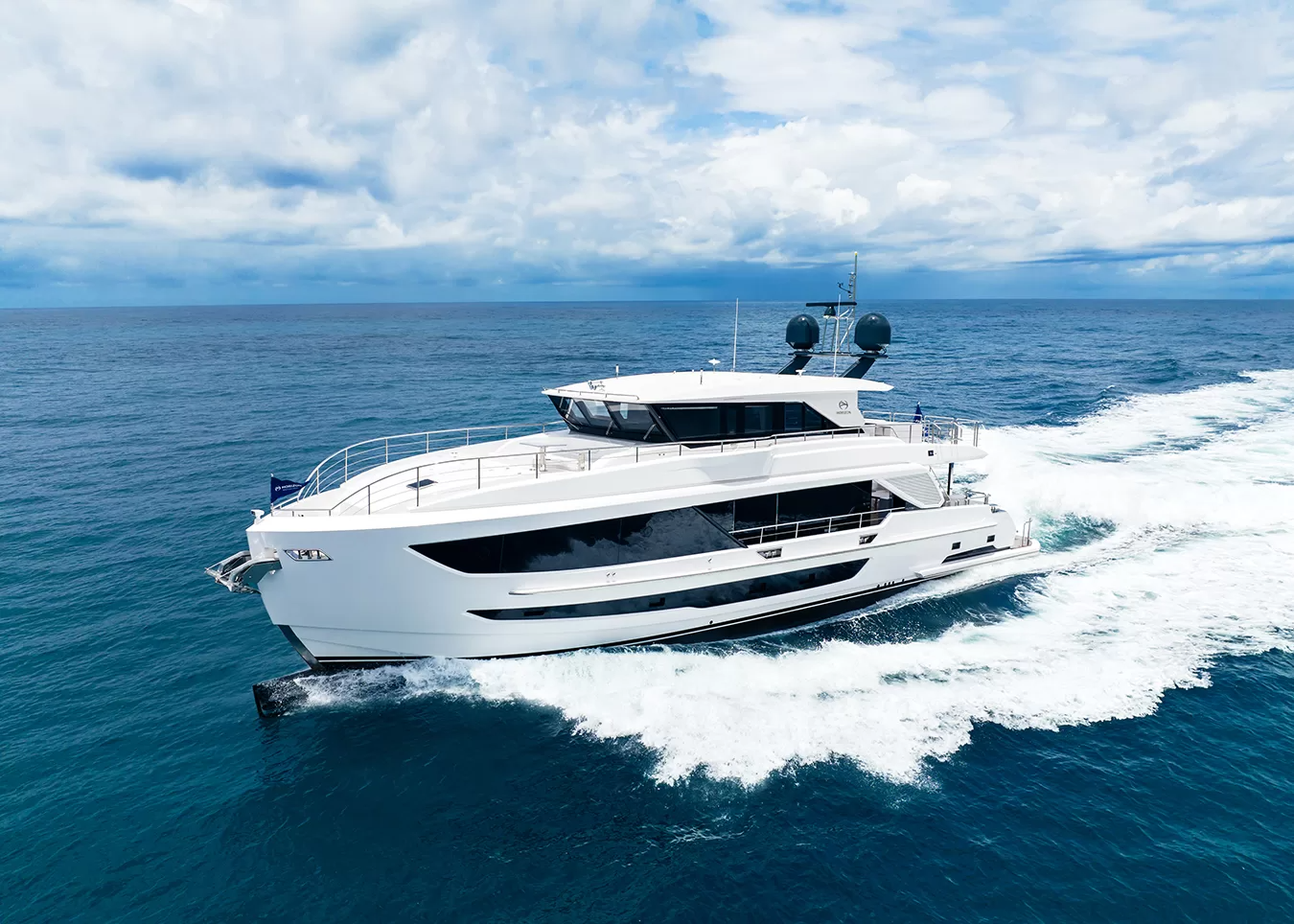 101 Luxury Yacht AURA