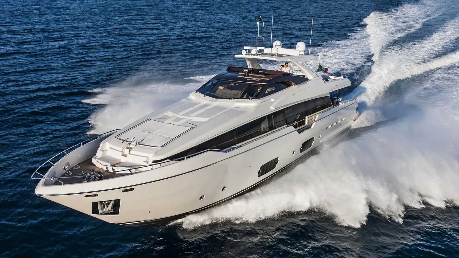 Luxury Yacht LA FAMILIA II