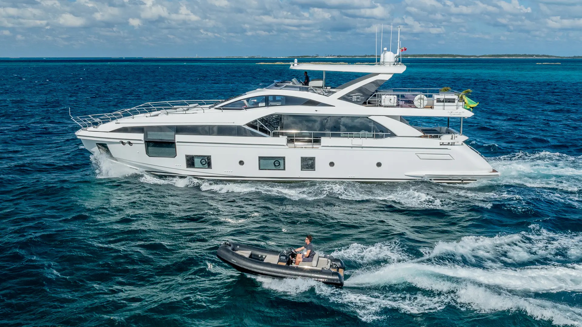 Luxury Yacht PIER PRESSURE