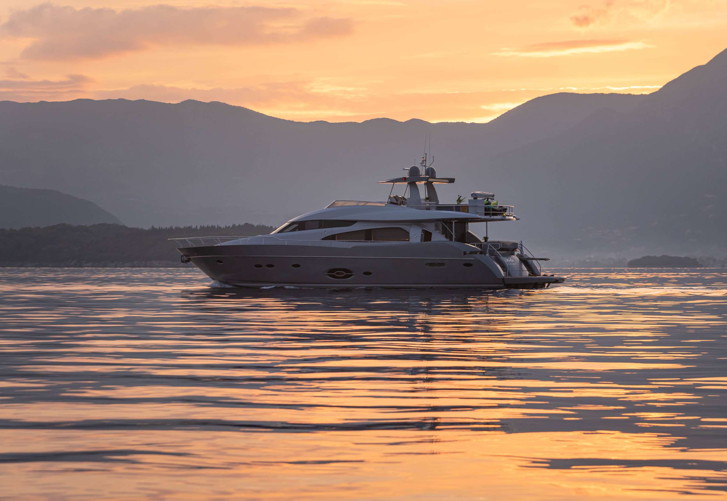 Luxury Yacht STELA 117