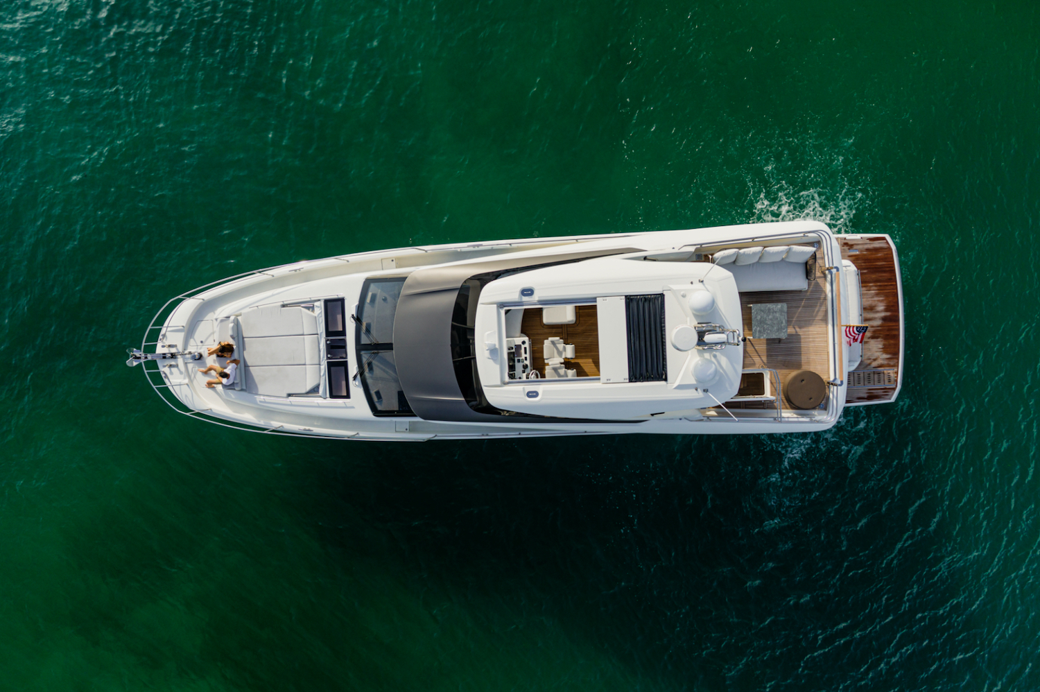 Luxury Yacht BAZINGA