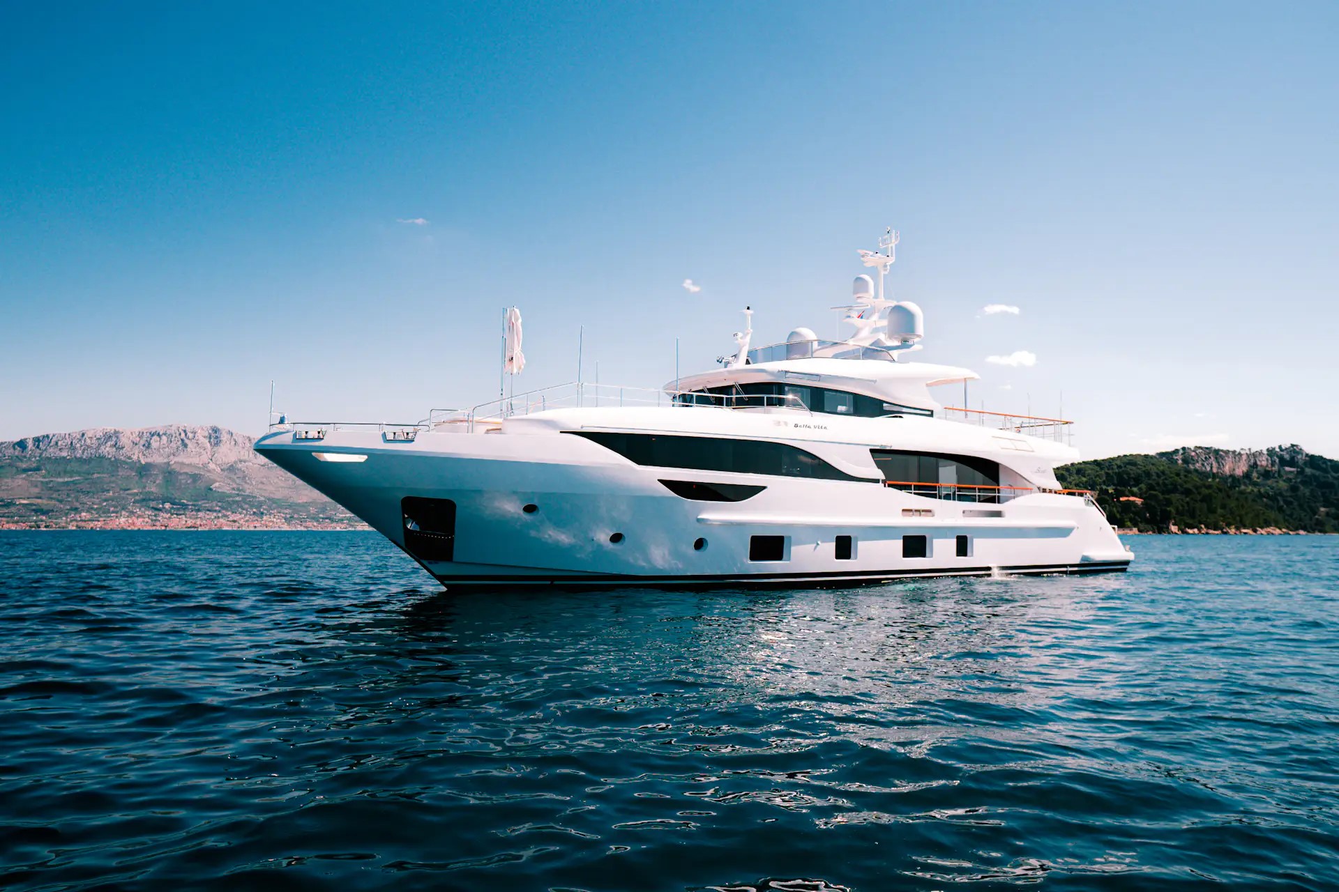 BELLA VITA Yacht Charter Details, Benetti | CHARTERWORLD Luxury Superyachts