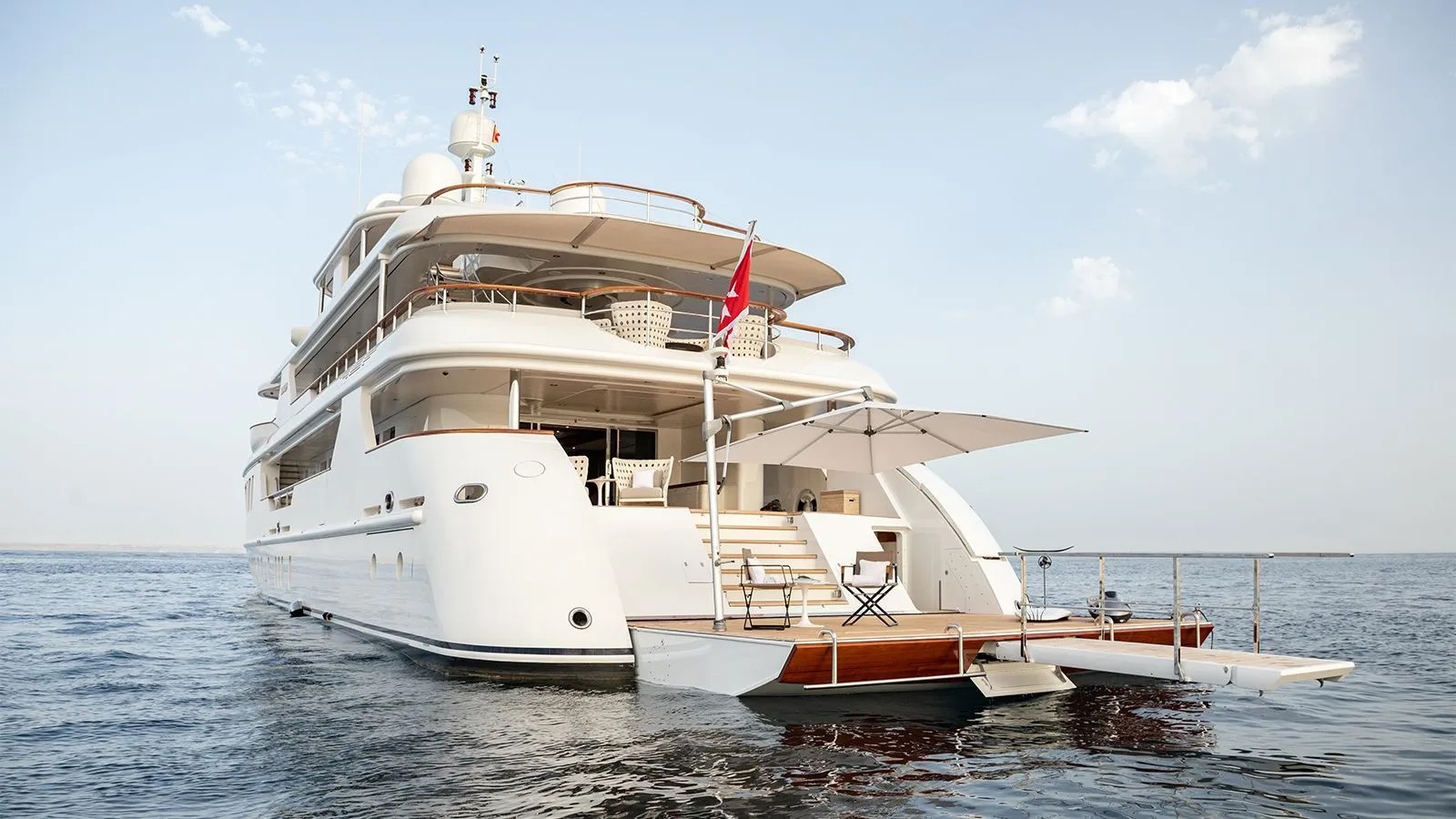 Luxury Yacht HEMABEJO