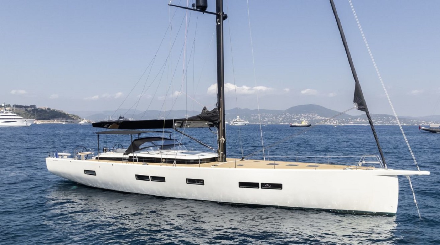 Luxury Yacht MYSTIC
