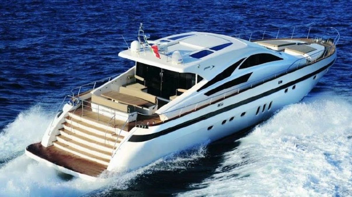 Luxury Yacht N&Z