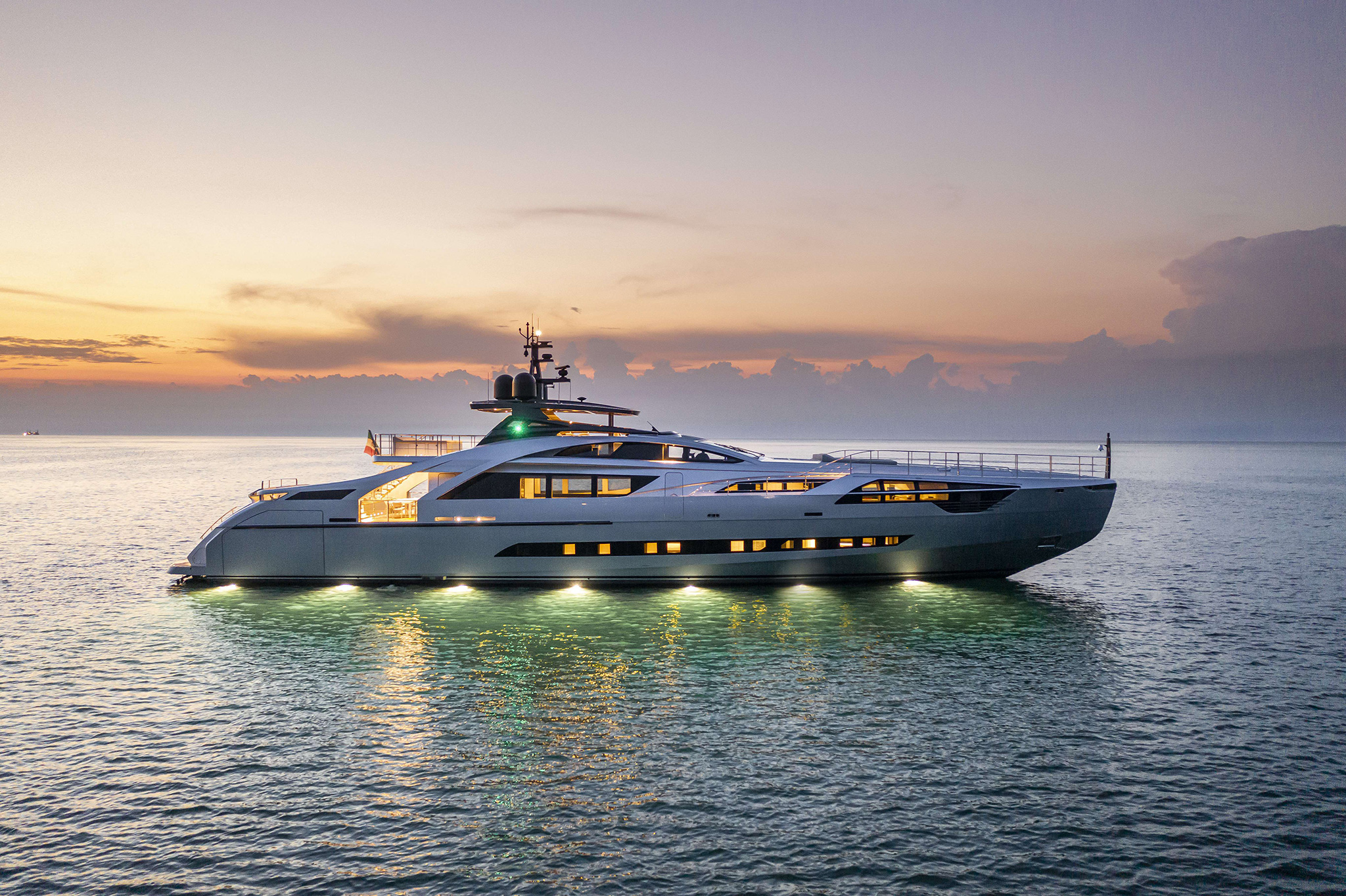 Luxury Yacht CABO