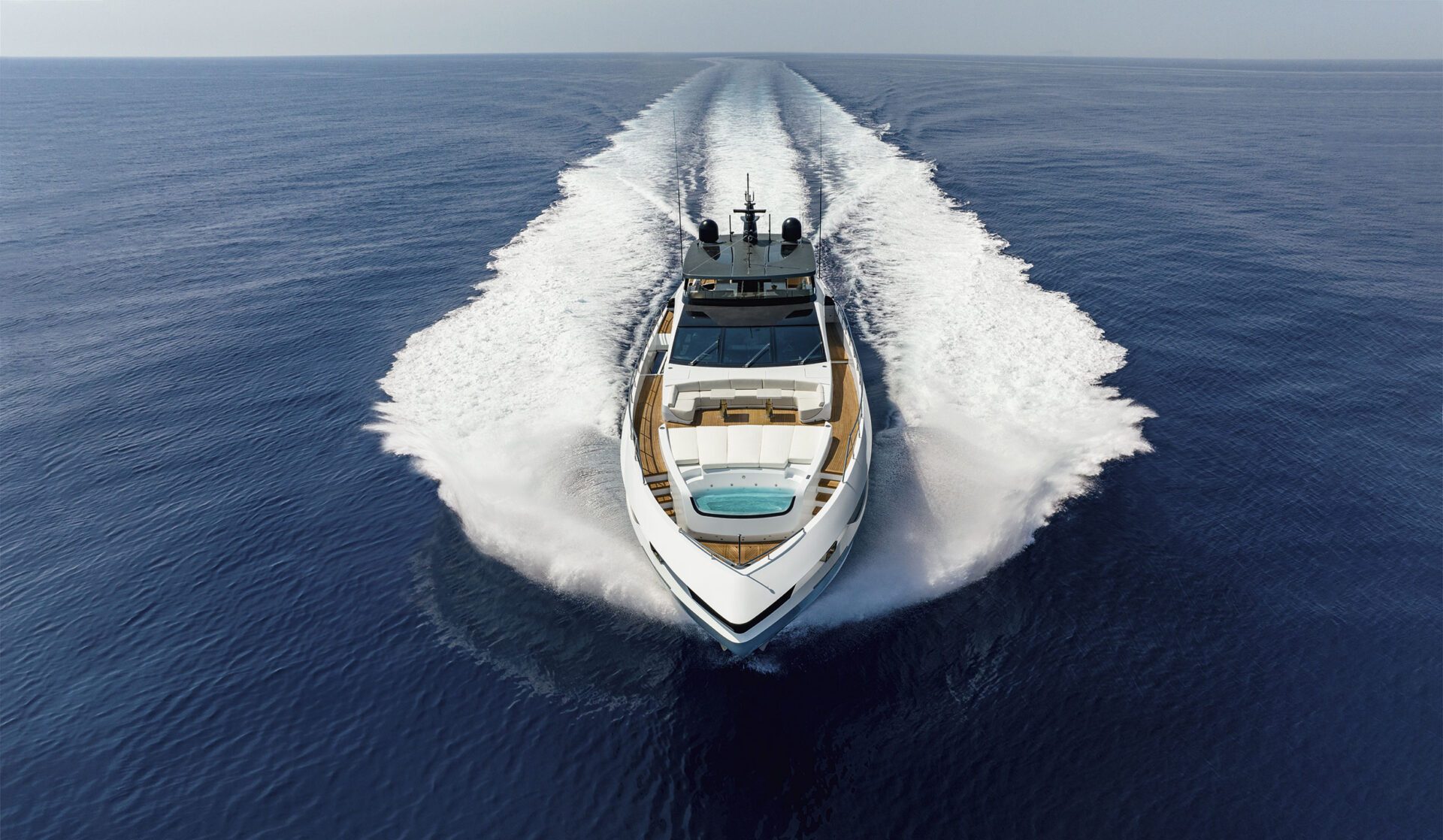 Superyacht NEVER GIVE UP