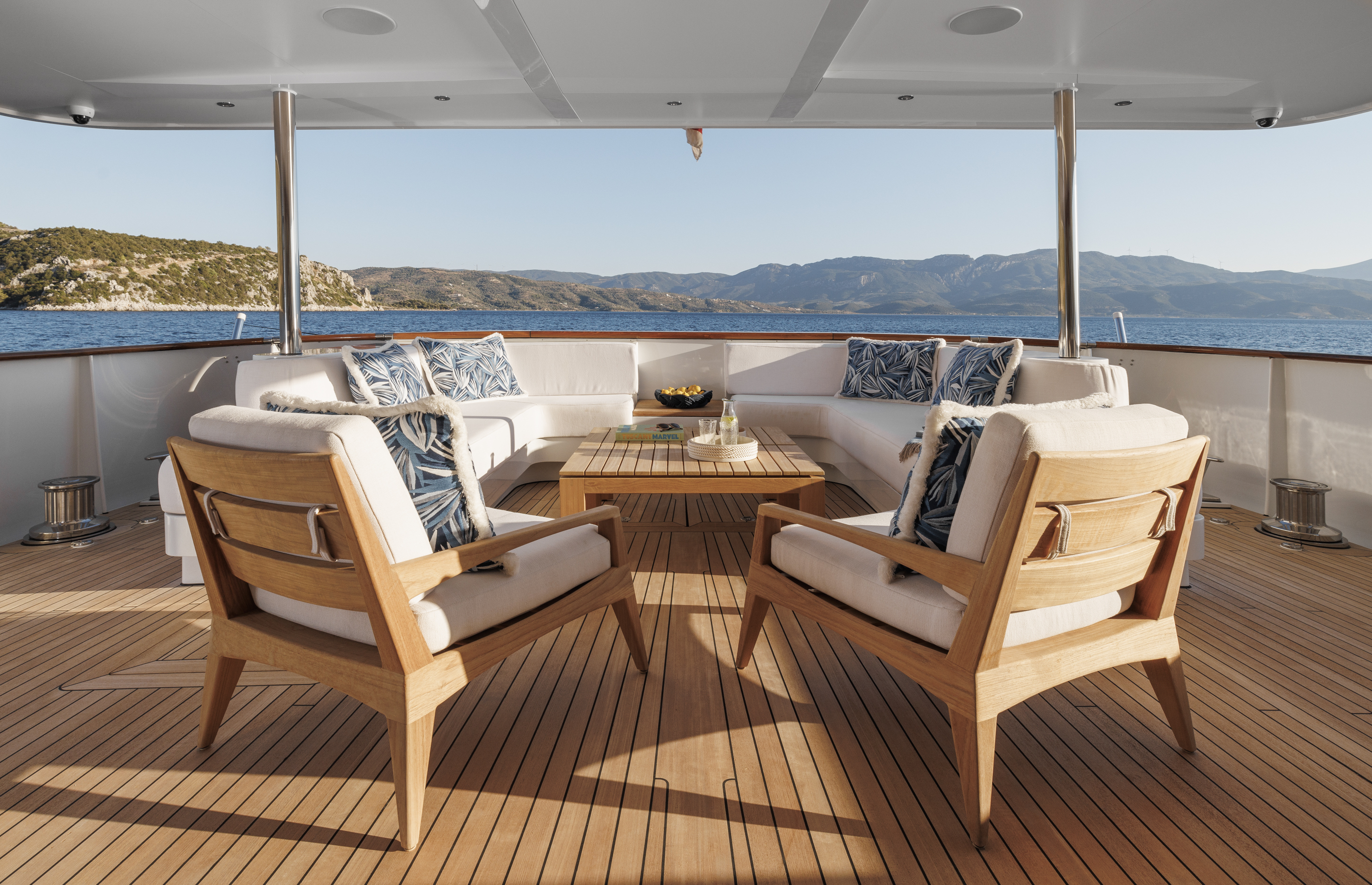 Main deck aft view to stern