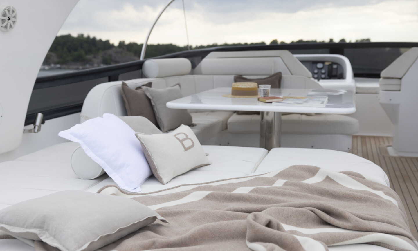 Luxury deck furnishings