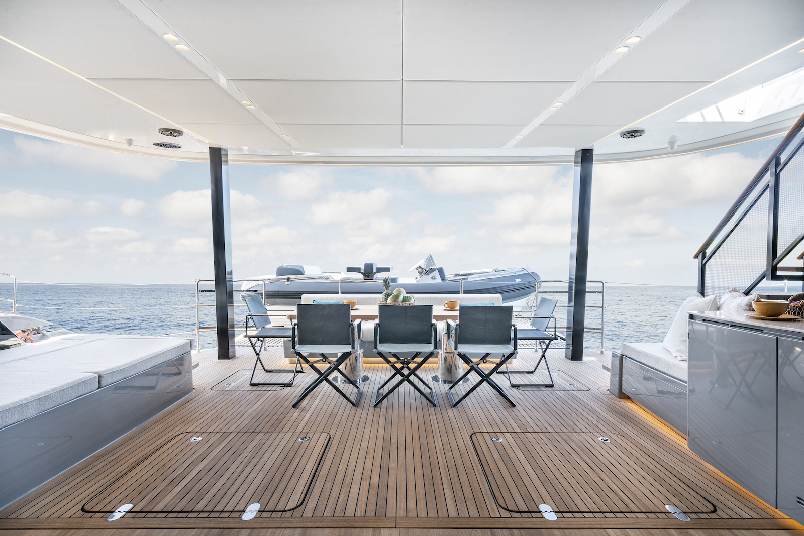Aft deck views out to the stern