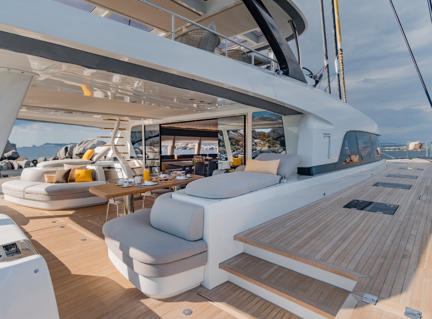 Aft Deck With Alfresco Dining
