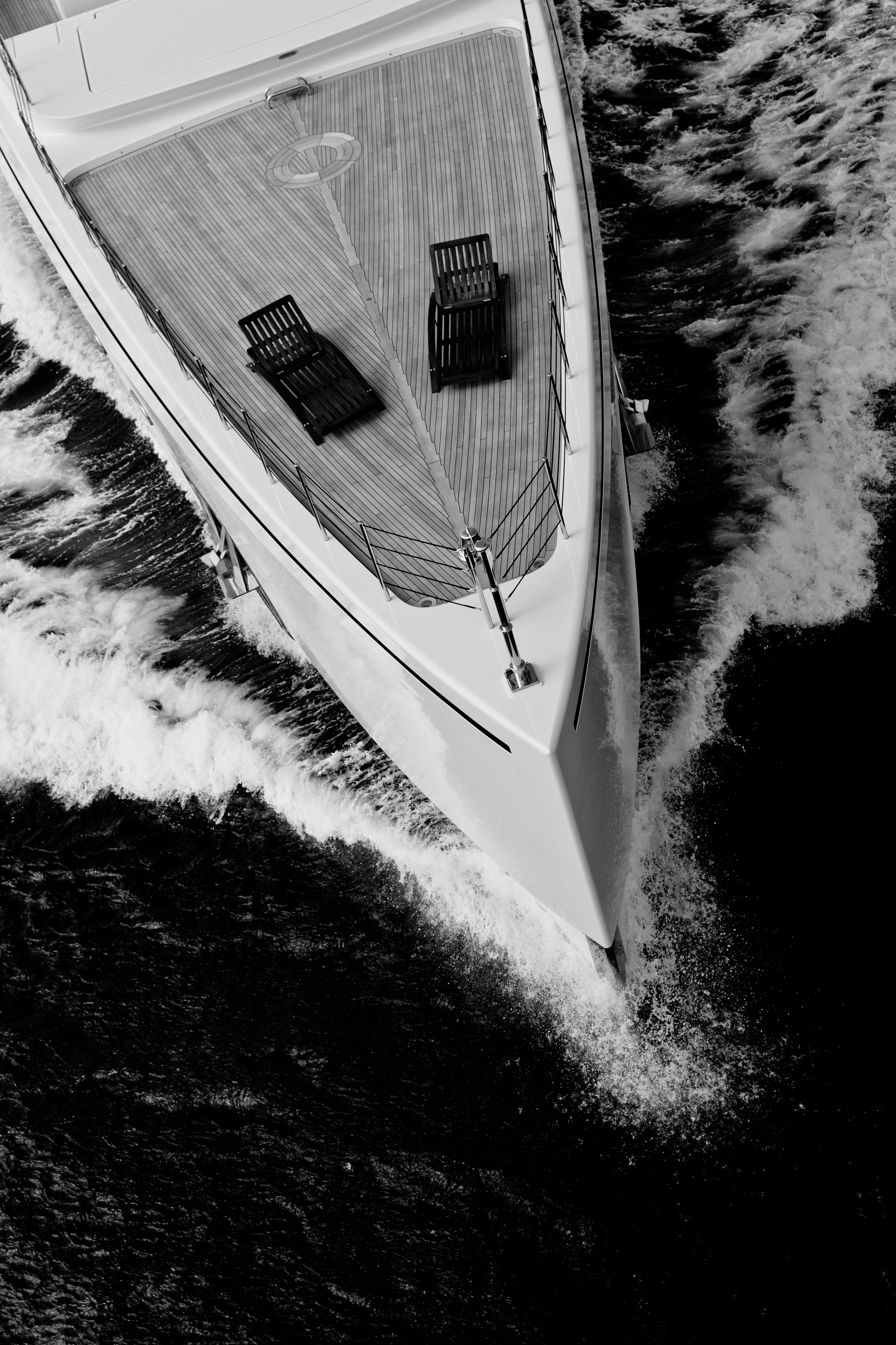 11.11 yacht bow detail from above