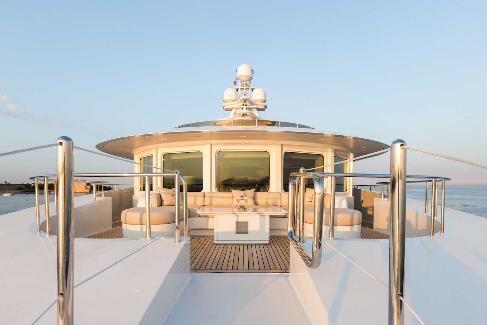 LUCKY LADY Yacht Charter Details, Oceanco | CHARTERWORLD Luxury Superyachts