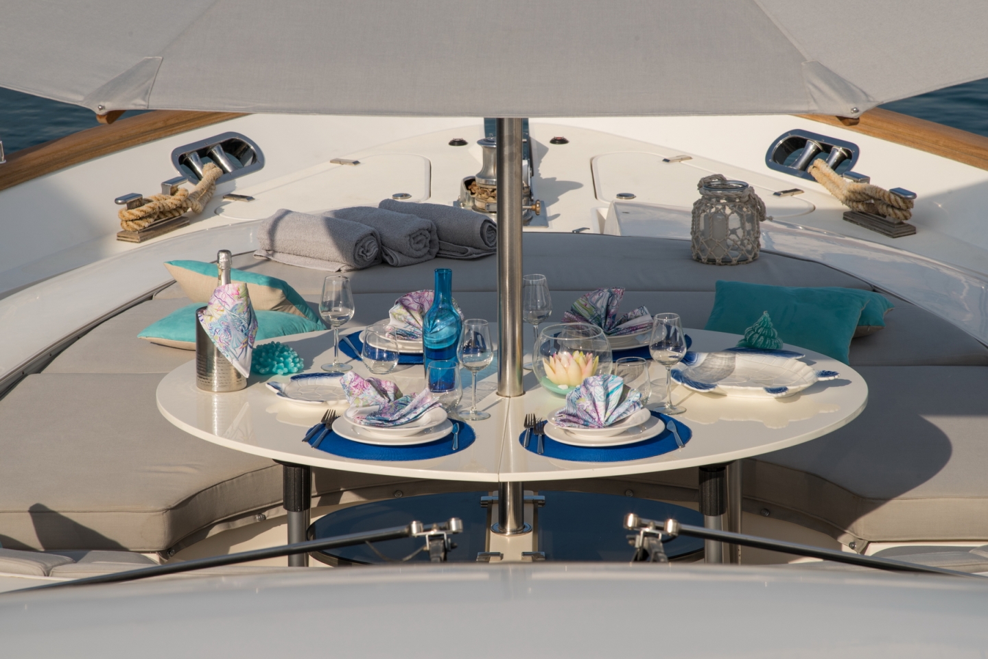 Foredeck Dining