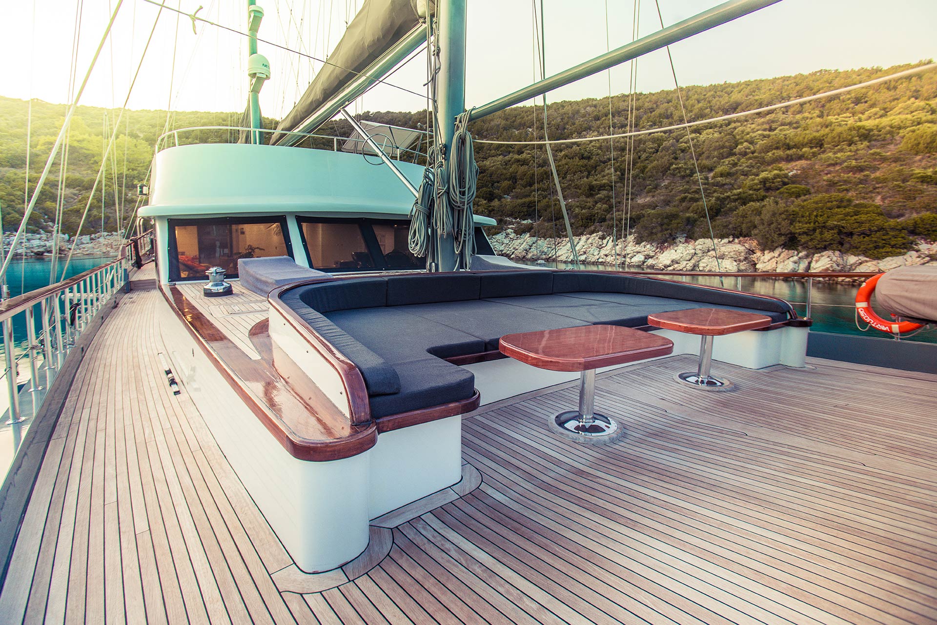 Foredeck Seating Area