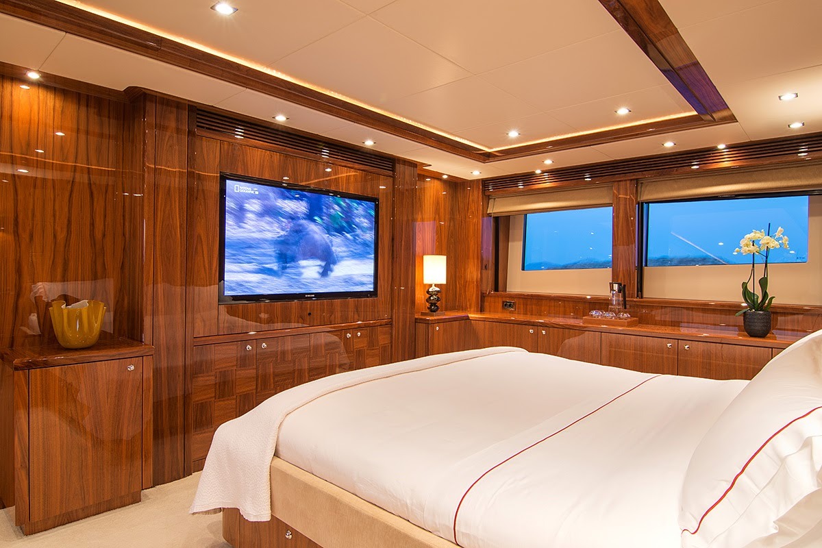 VIP Cabin With Entertainment