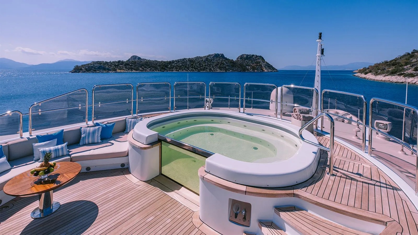 Jacuzzi With Seating