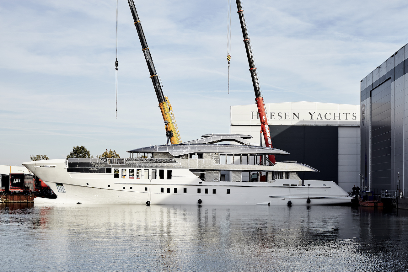 Joining Of Hull And Superstructure Of Superyacht Project Castor At Heesen Yachts 
