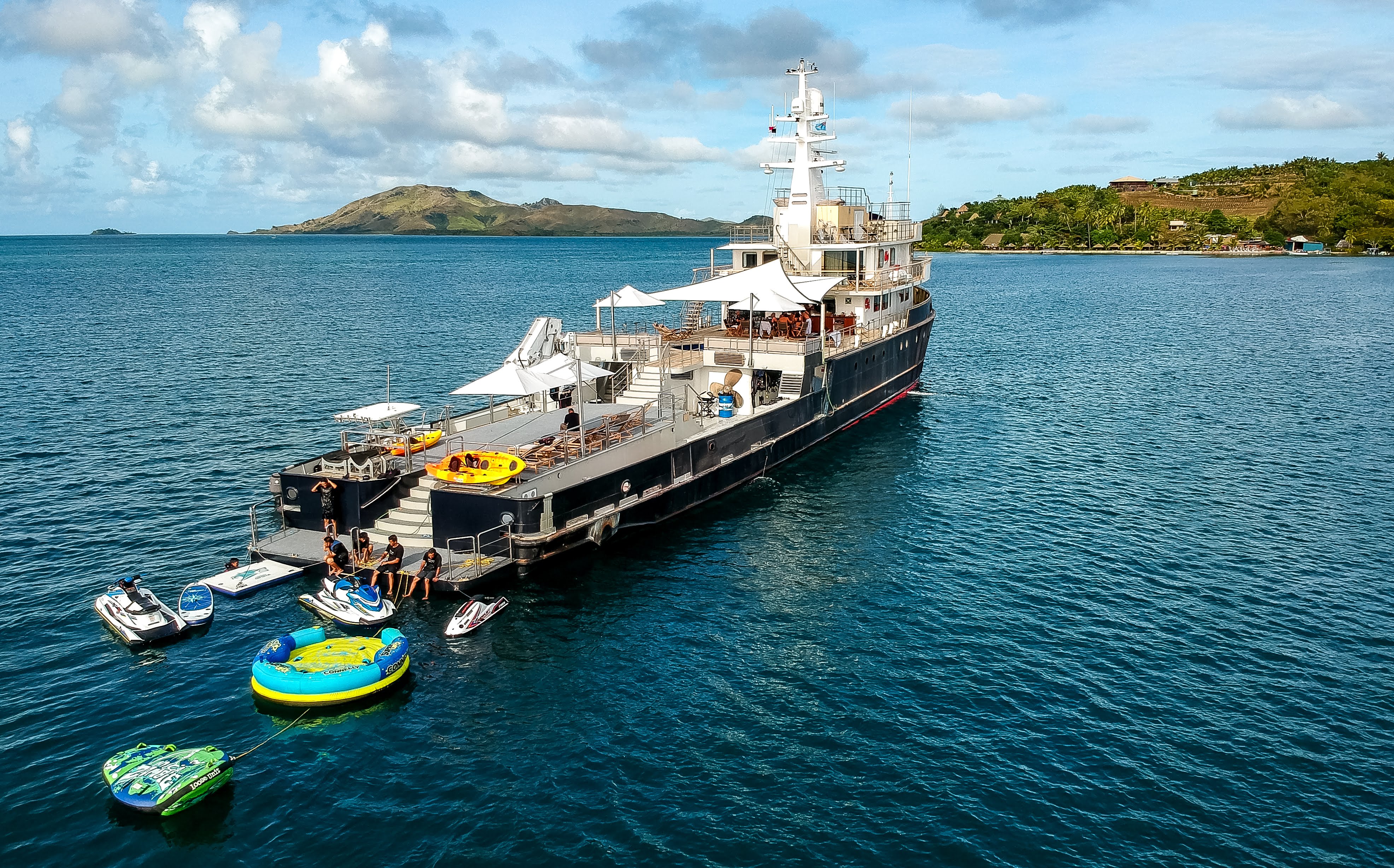 Luxury Charter Yacht LATITUDE