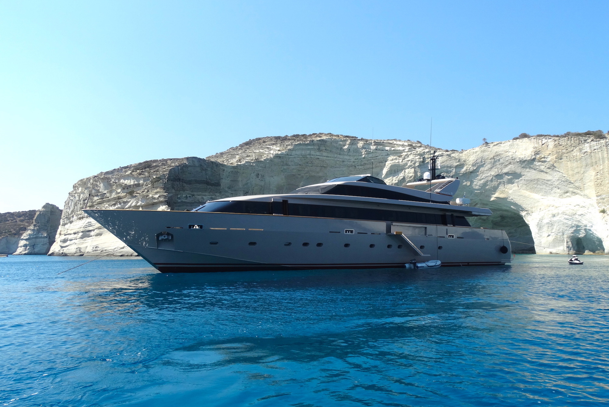 Luxury Crewed Motor Yacht DALOLI - Main shot