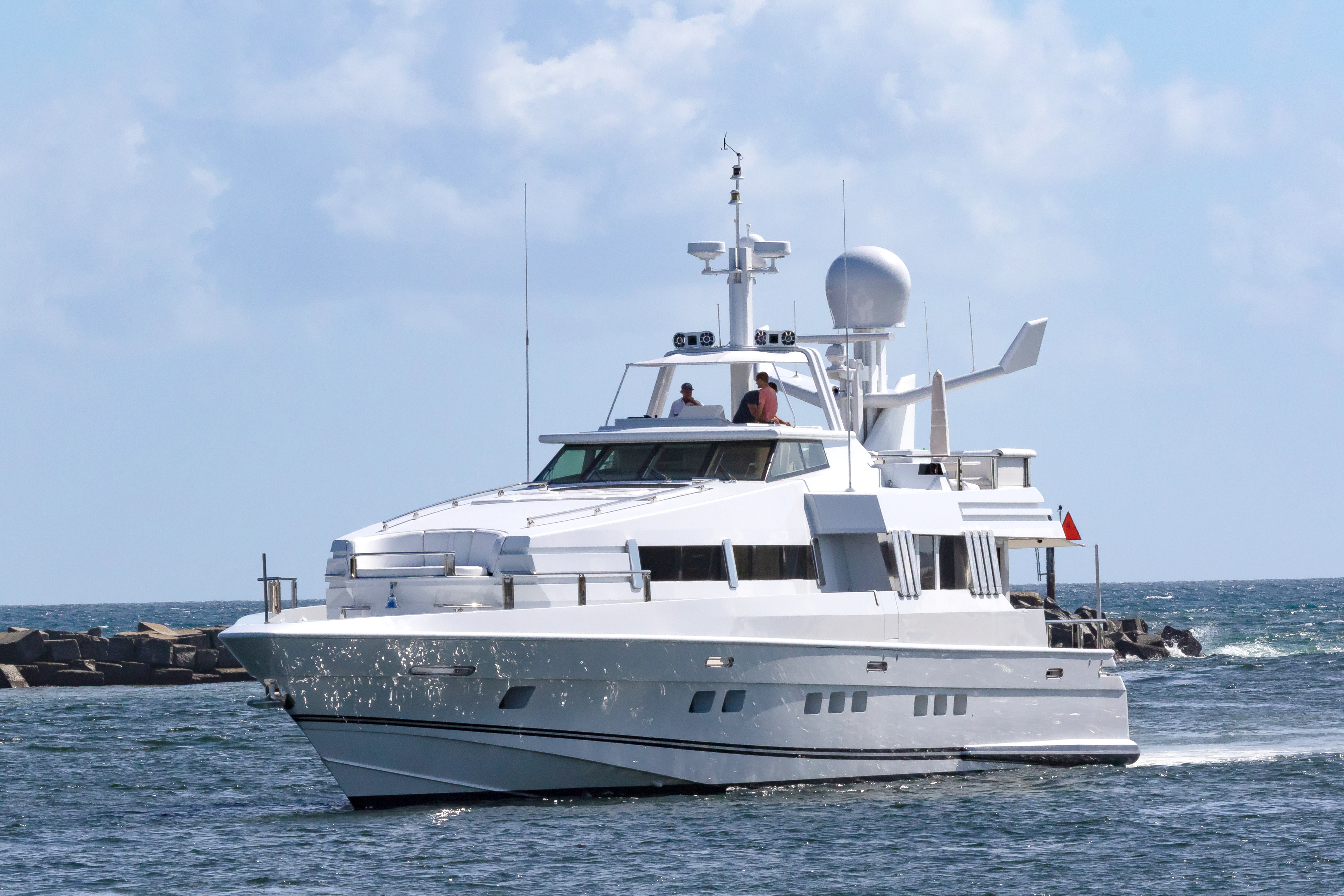 Luxury Yacht HIGHLINE