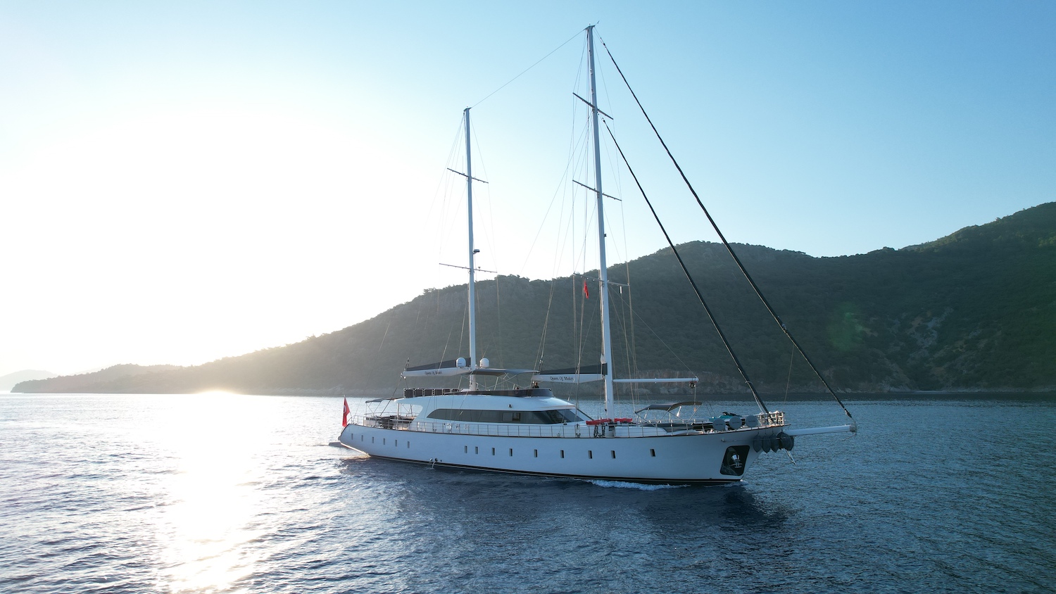 Luxury Yacht QUEEN OF MAKRI