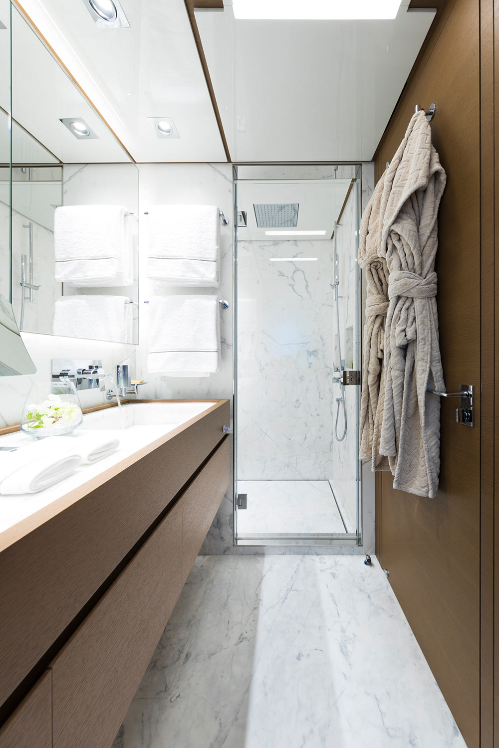 Luxury Yacht SEVEN SINS en suite bathroom in guest cabin