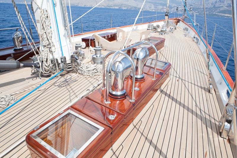 Luxury Yacht Charter 