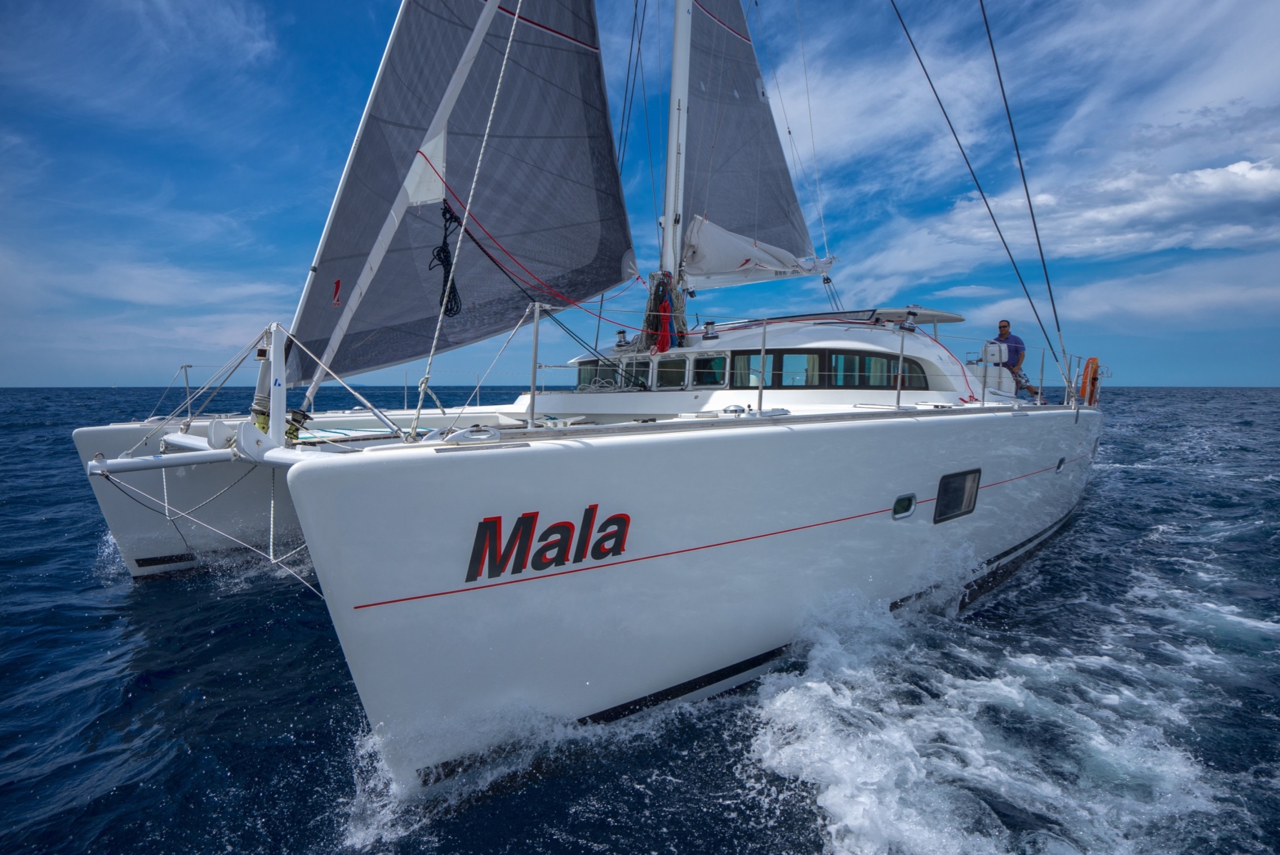 S/Y MALA - Port bow
