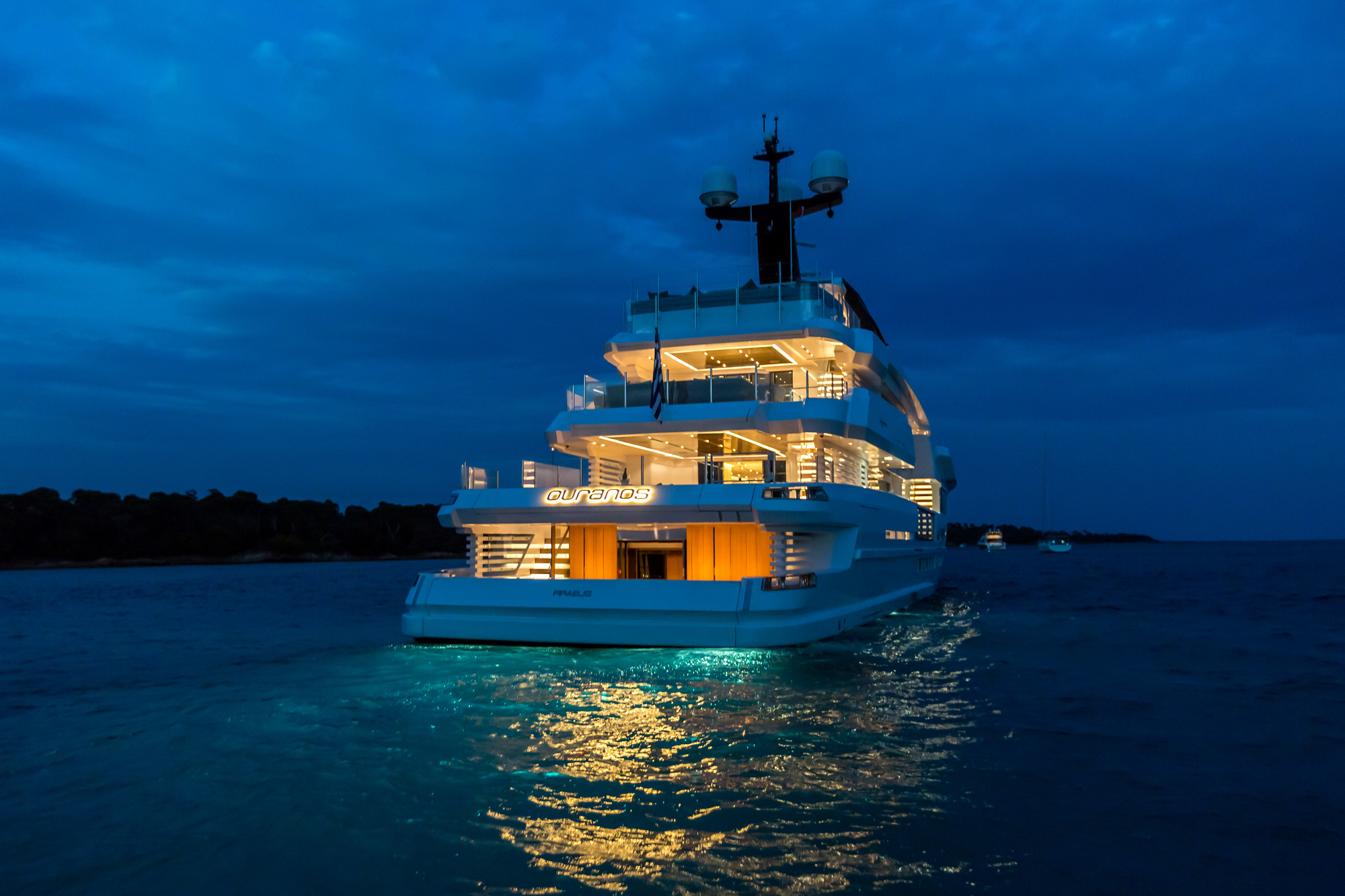 Motor Yacht OURANOS Aft By Admiral Yachts