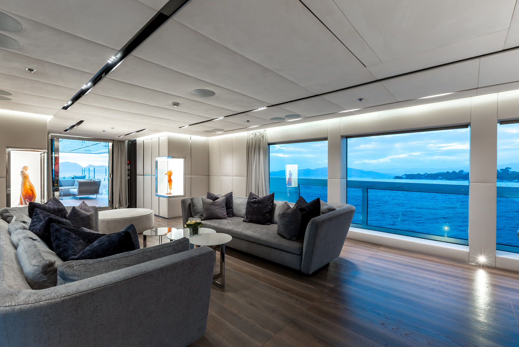 Motor Yacht OURANOS By Admiral Yachts - Salon Seating 
