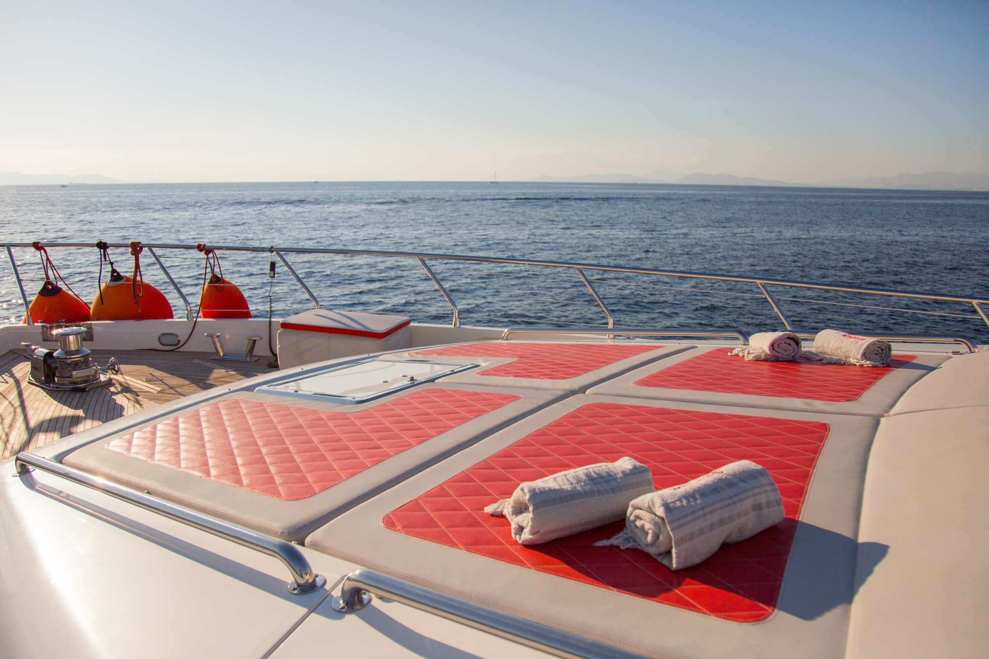 Posollipo Motor Yacht ALBATOR - Bow Sunpads
