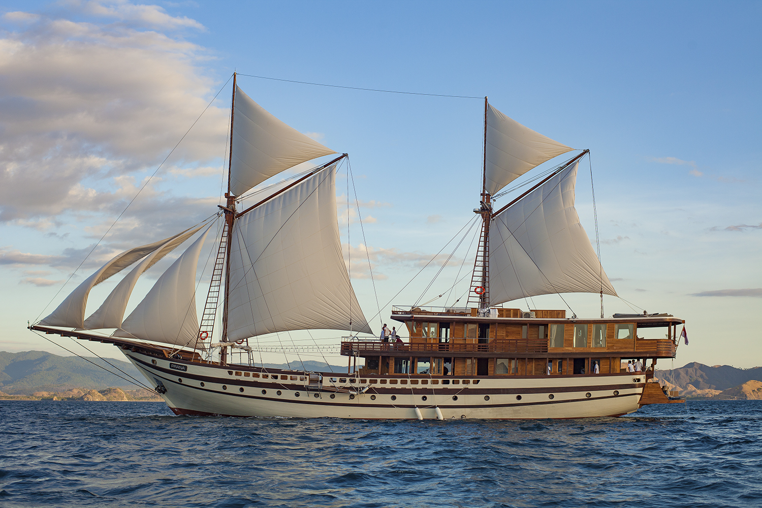 Sailing Phinisi Yacht PRANA