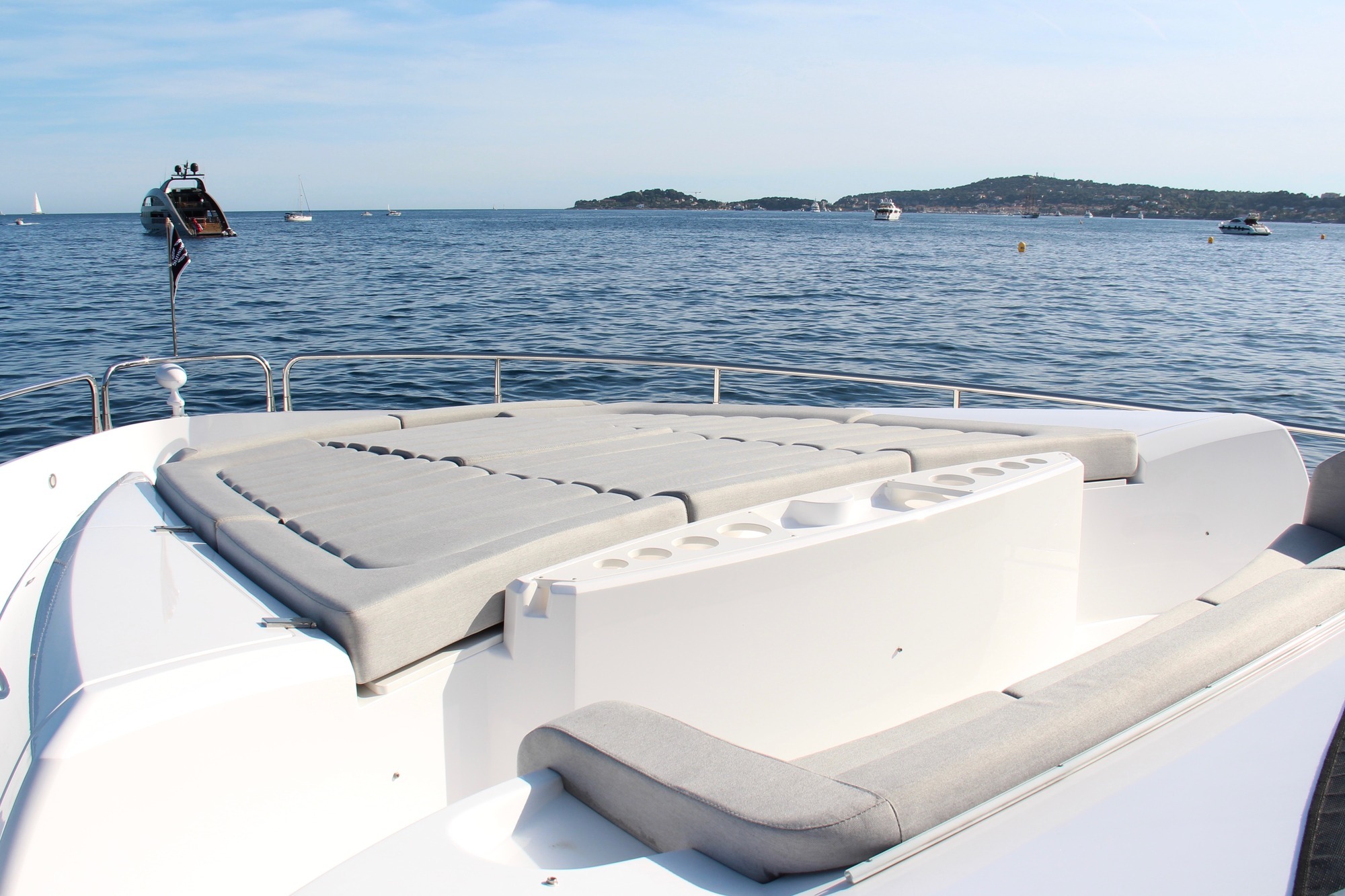 Sunseeker Motor Yacht MIA - Foredeck Sunpads