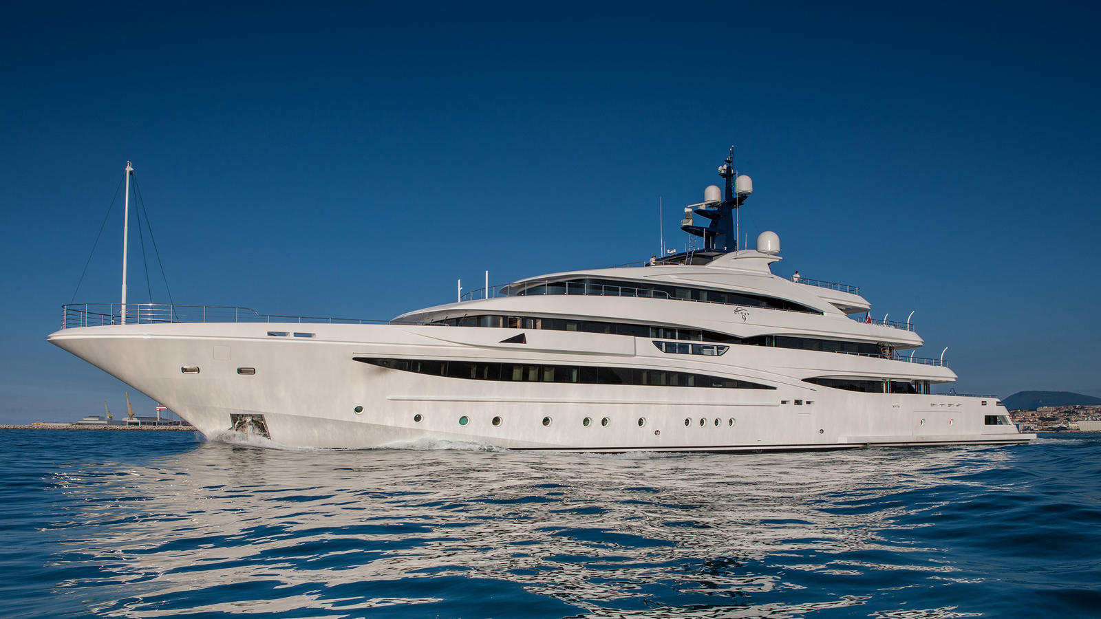 74m yacht by CRN