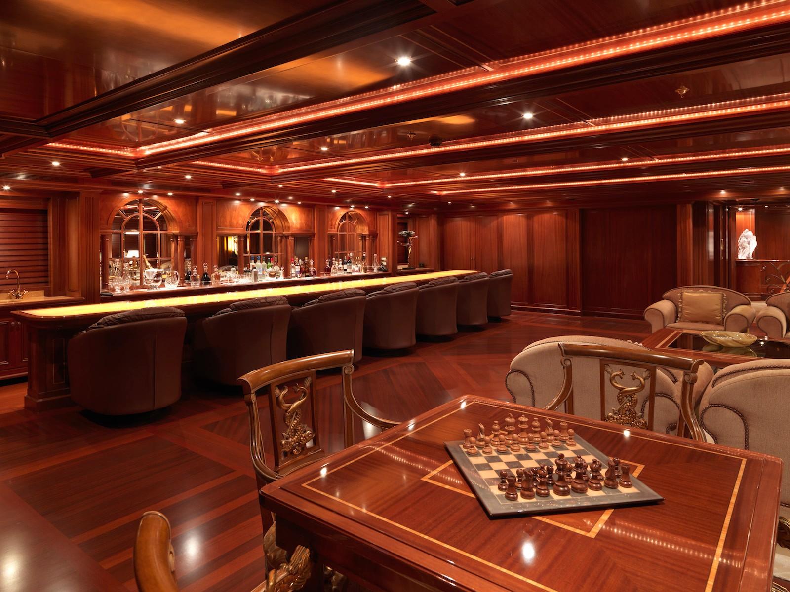 Yacht APOGEE - Bar And Games 