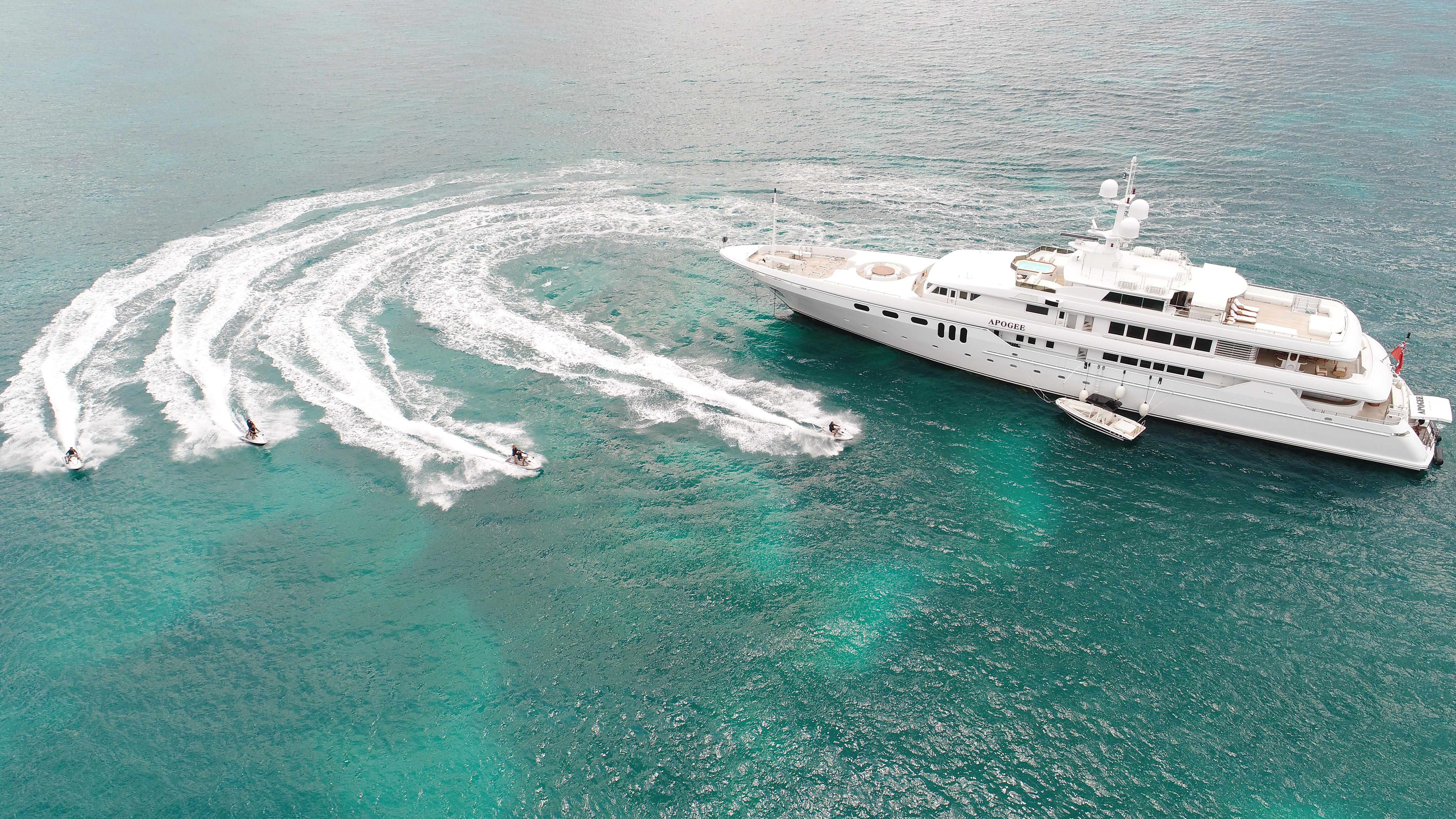 Yacht APOGEE - Water Toy Fun In The Caribbean 