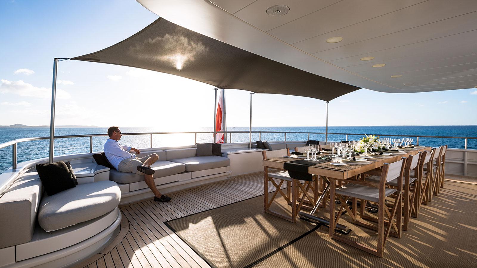 Yacht MARIU - Aft Deck Relaxation