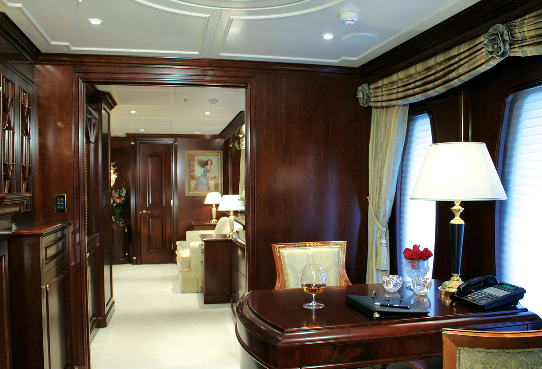 Yacht Mustique By Trinity - Master Detail