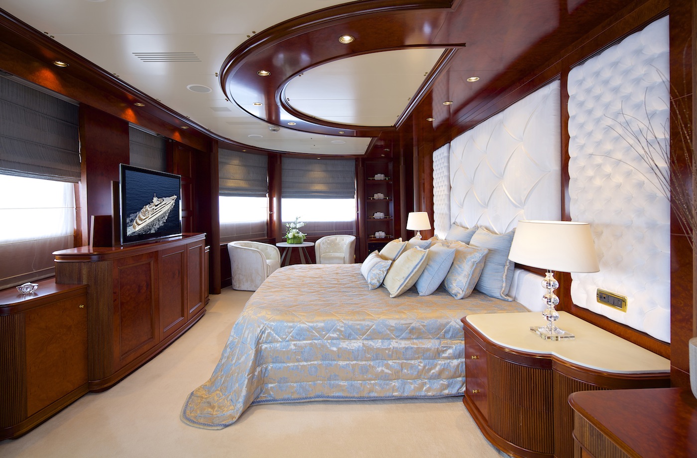 Yacht OMEGA - Master Suite