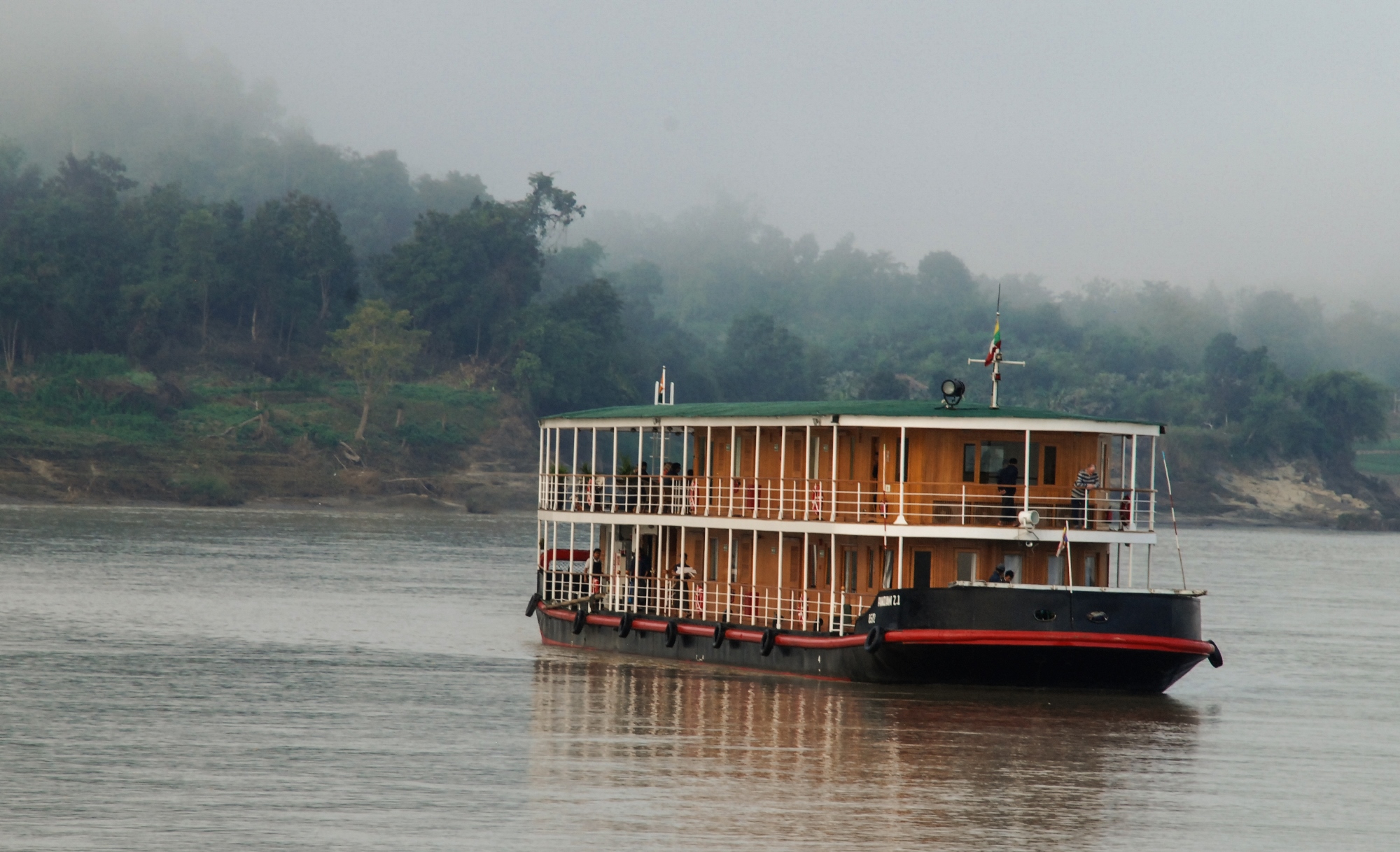 ZAWGYI River Yacht - Cruising In The Mist