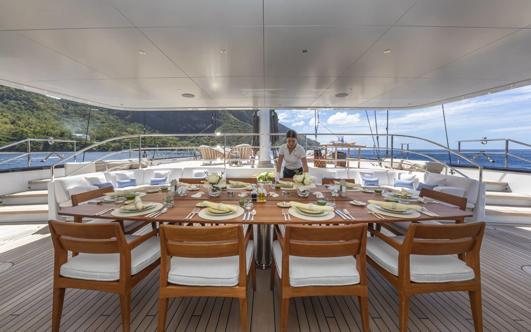 Al Fresco Dining  - Photo © Yachting Image