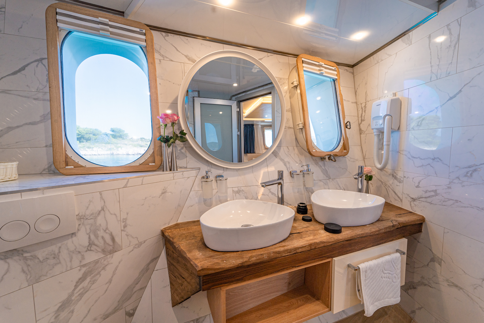 Double Cabin For Guests- Ensuite