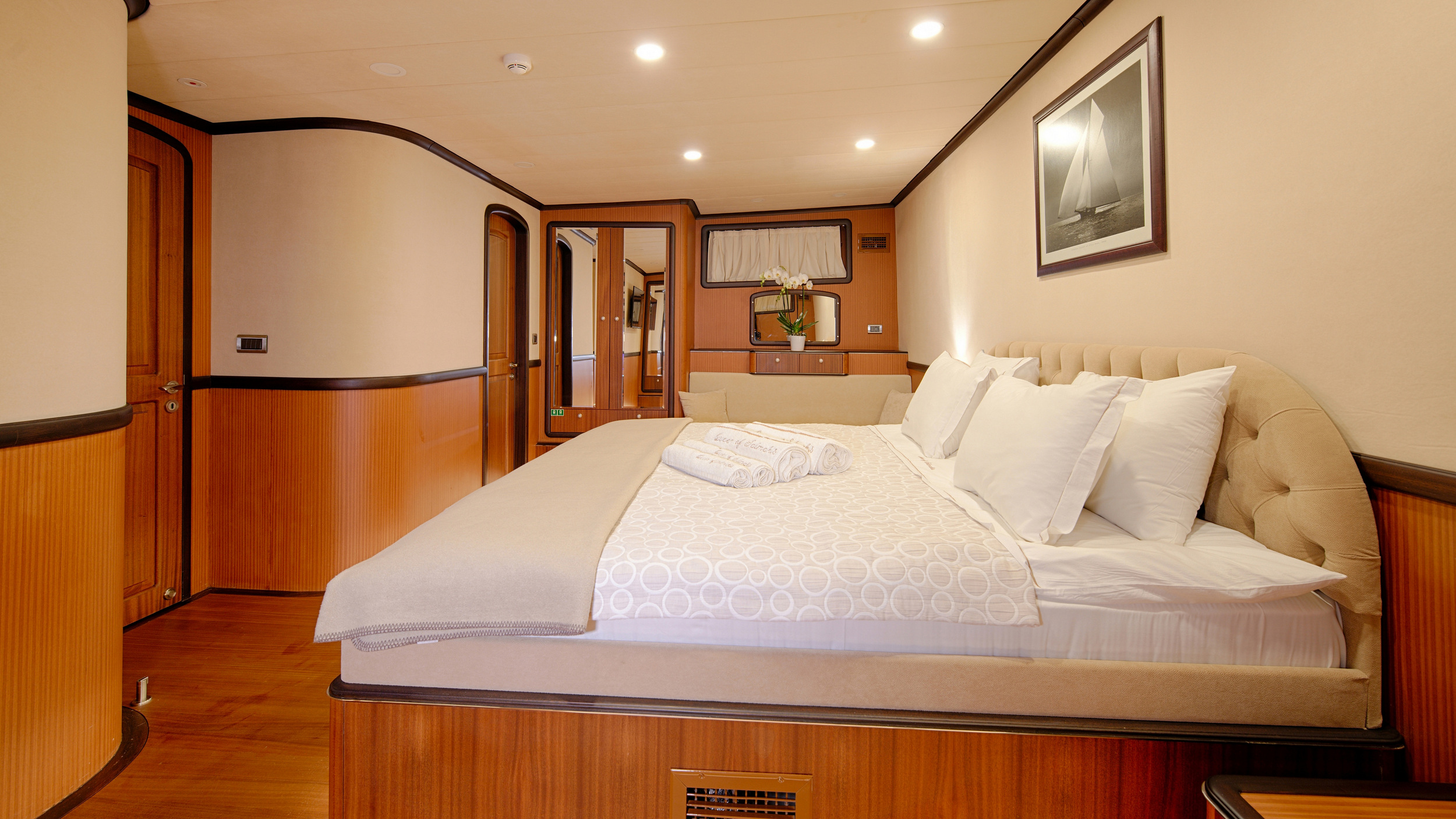 Fore Master Luxury Cabin