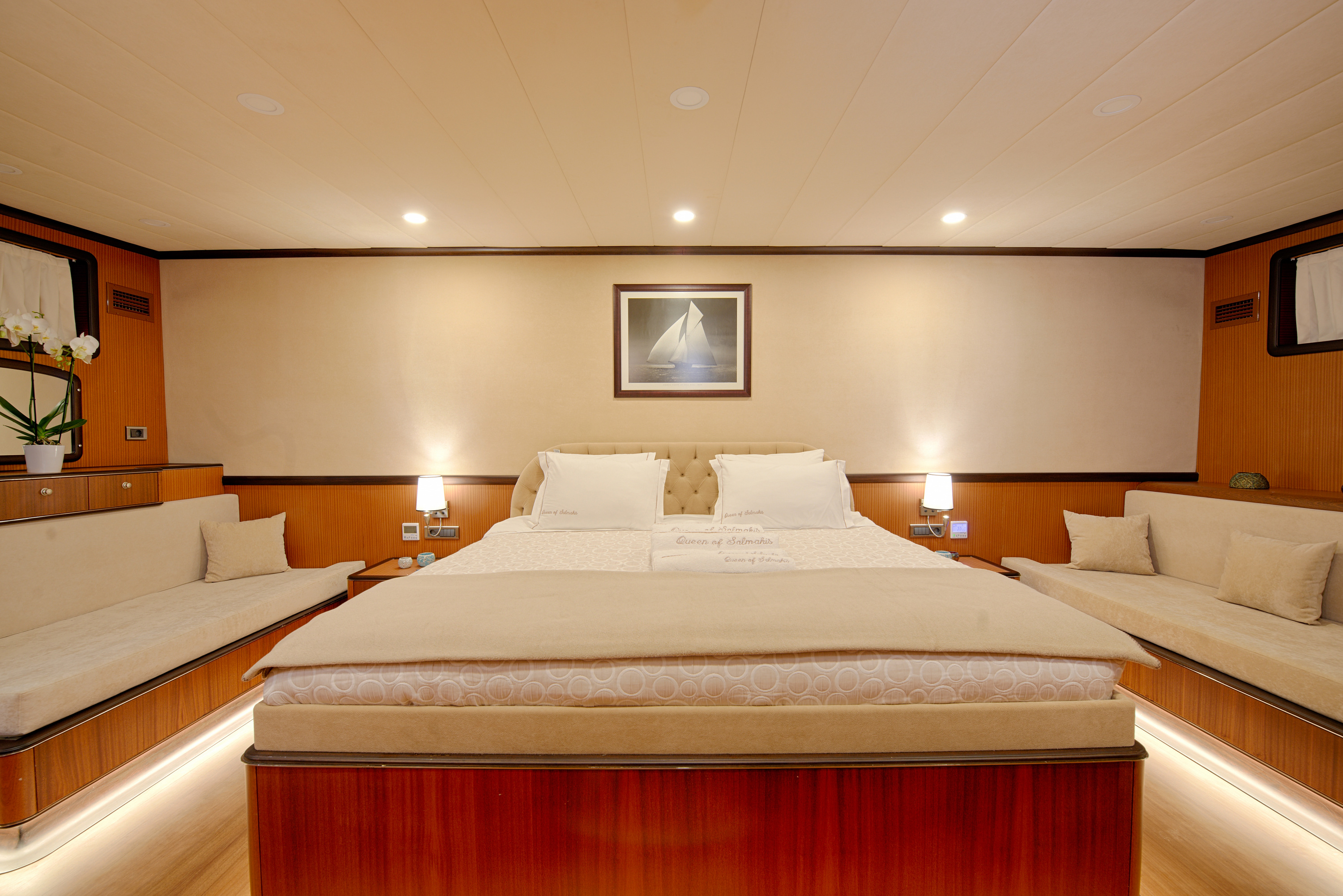 Fore Master Suite With Classic Elegant Interior