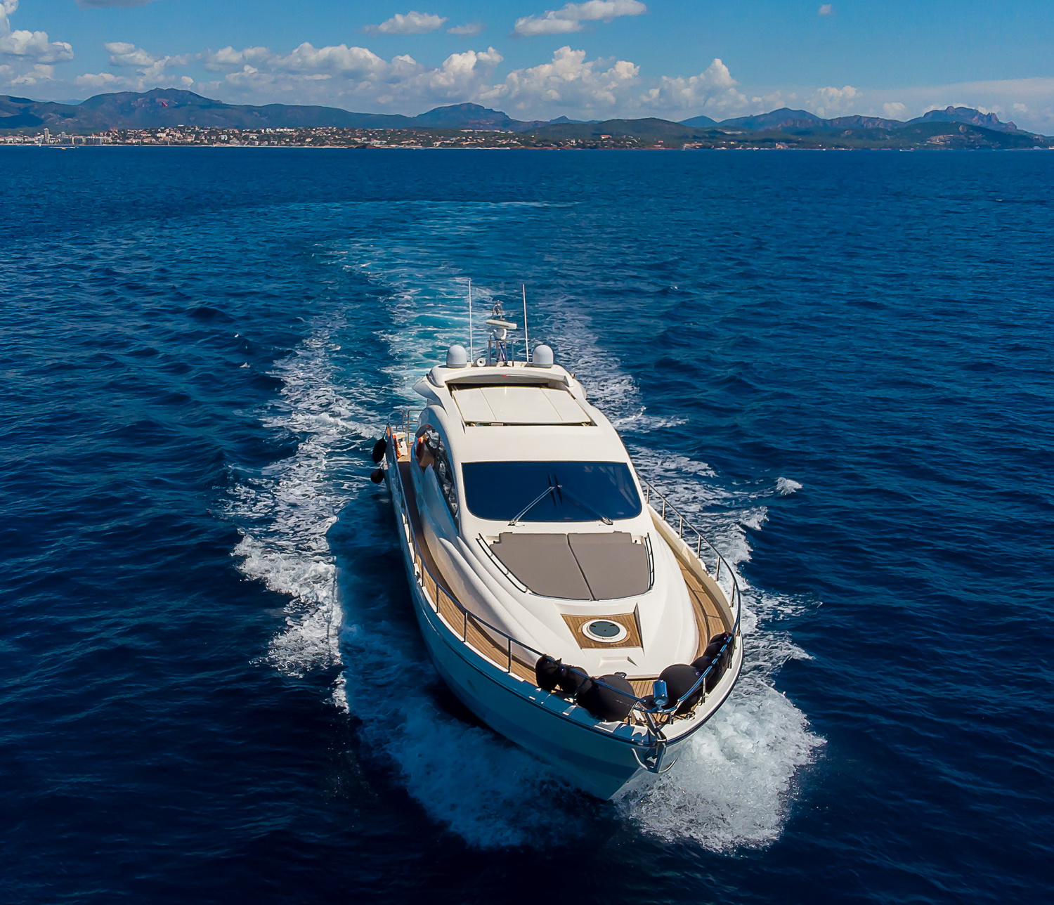Luxury Yacht BABY MAGIC