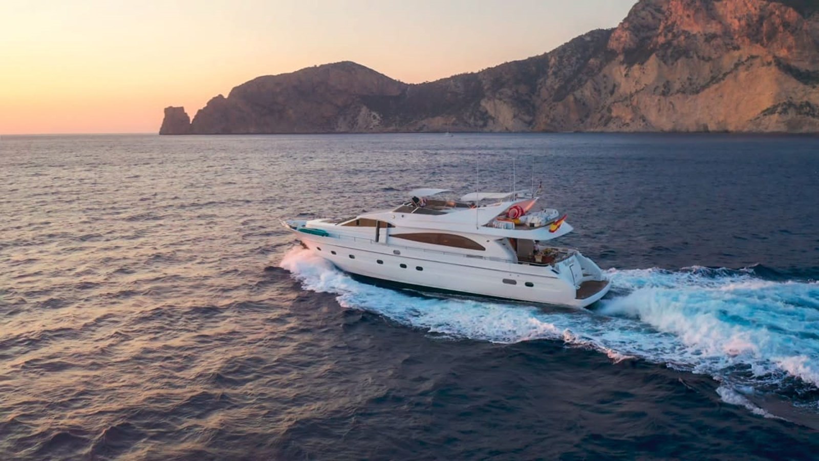 Luxury Yacht NEPHENTA